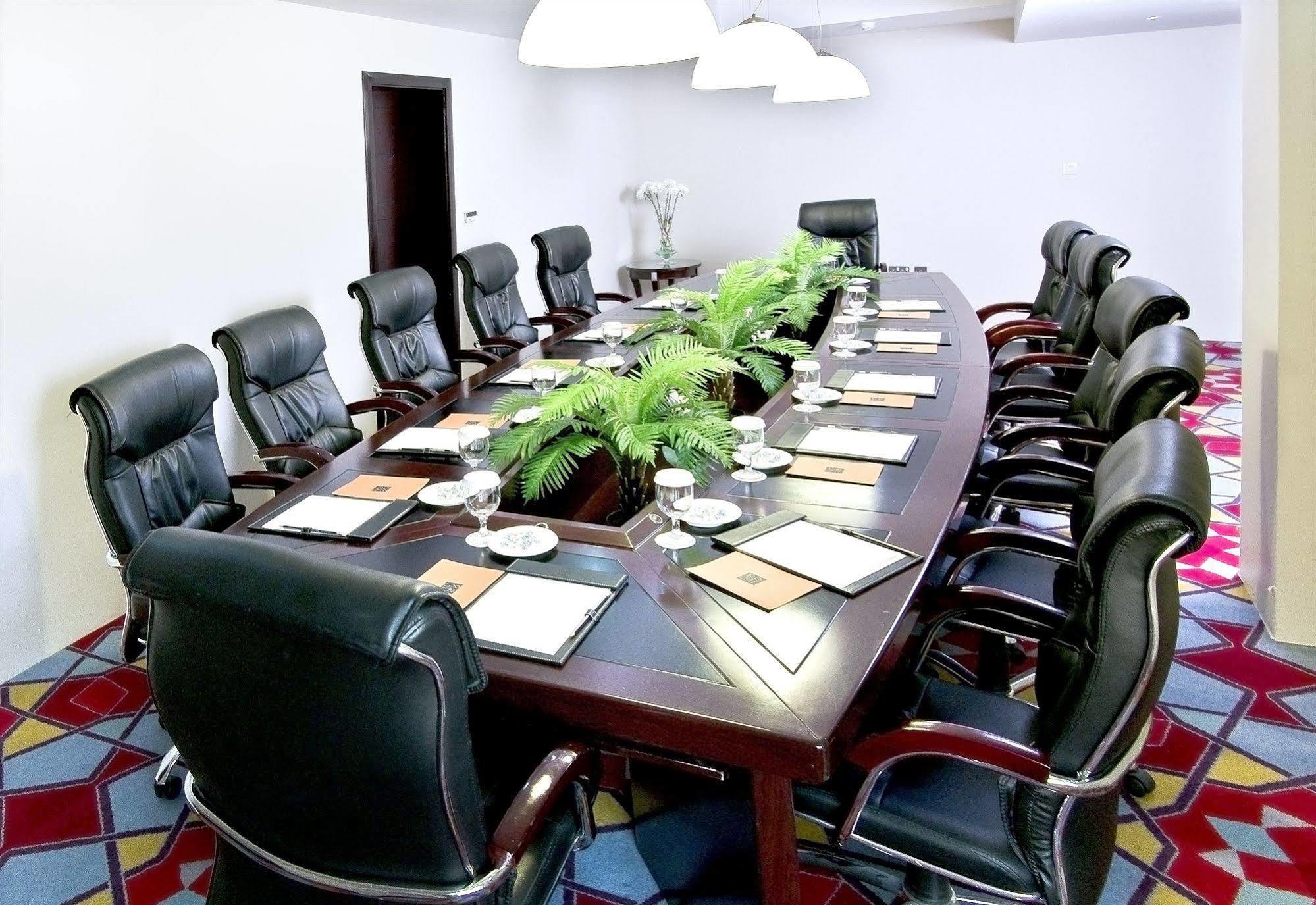 Corp Executive Aparthotel 4*